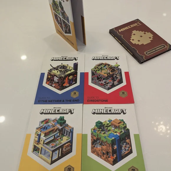 Minecraft Guide Collection with Bee Figures - Multicolor - Picture 10 of 12